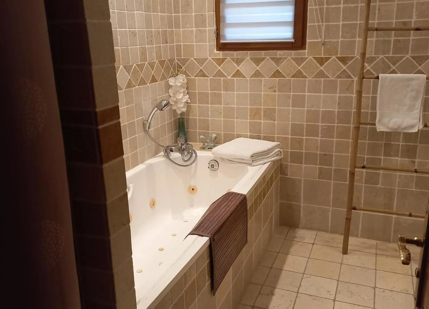 Villa Asunda B&B Spa & Sauna, Chambres D'Hotes Saint-Maximin-la-Sainte-Baume